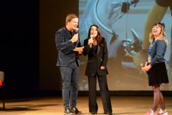 "Рабыня Изаура" поет украинскую песню (видео)