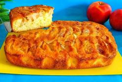 Если надоела шарлотка, а Вы любите яблоки!  Яблочный пирог к чаю (видео)