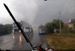 Поднимал в небо заборы: под Ужгородом пронесся торнадо (видео)