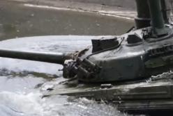 Украинский танк Булат впервые прошел подводные учения (видео)