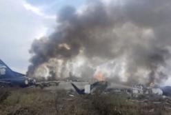 Авиакатастрофа: разбился самолет, на борту было более 100 пассажиров (видео)