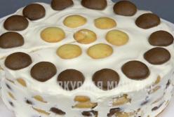 Торт "Подарок": из самых простых продуктов (видео)