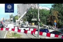В Киеве во время ремонтных работ рухнул подъемный кран (видео)