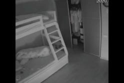 На Полтавщине мужчина на глазах у детей устроил разборки с женой (видео)