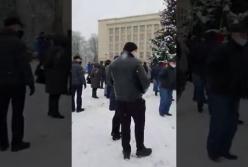 Жители Ужгорода начали митинг против повышения тарифов на газ (видео)