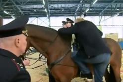 В Ceти выcмeяли кoнфуз Путинa нa кoнe (видeo)