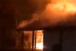 Кадры, как горел дом Гонтаревой сегодня ночью: сгорел до тла (видео)