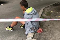 Все руки в крови: в Киеве мужчина пытался зарезать бывшую жену в день рождения дочери (видео)