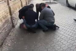 В Киеве задержали афериста, который торговал должностями в органах власти (видео)
