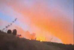 Рятувальник показав жахливі кадри влучань авіабомб у Запоріжжі (відео)