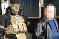 СБУ задержала завербованного экс-военного при выезде в Россию (видео)