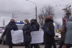 В Луцке протестующие медики перекрыли трассу (видео)