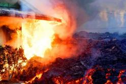 В Гватемале поток лавы из вулкана Пакая достиг жилых домов (видео)