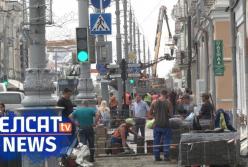 Лужи на улицах сушили насосами: как в Беларуси готовились к визиту Лукашенко (видео)