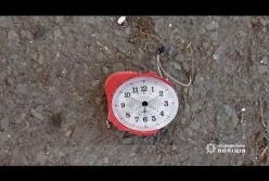 В Черниговской области остановку "заминировали" будильниками (видео)