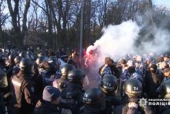 В Виннице жестко столкнулись Нацкорпус и полиция (видео)