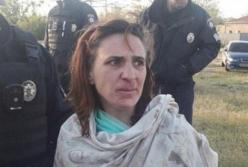 Соседи рассказали о задержанной женщине с головой дочери в пакете (видео)