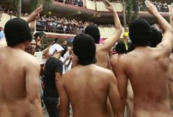 На Крещатике группа голых мужчин устроила "забег" (видео)