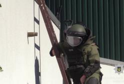В Киеве из гранатомета расстреляли ритуальное бюро (видео)