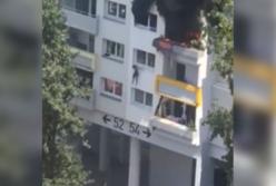 Во Франции дети прыгали из окна горящей квартиры (видео)