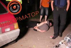 Пьяная компания после ДТП устроила разборки с полицией (видео)