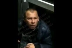 В Киеве подростки били электрошокером пьяного мужчину (видео)