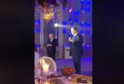 Как Порошенко на застолье поздравлял Суркиса (видео)