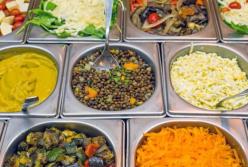 Шокирующие факты о ресторанах со Шведским столом: на чем они зарабатывают? (видео)