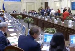 Бои​ за инаугурацю и политическая активность Порошенко: в Украине - период межвластия (видео)