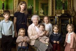 Королева взяла под опеку всех детей Уильяма и Кейт Миддлтон (видео)