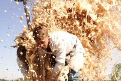 Красивый взрыв: 1000 литров кока-колы (видео)