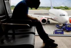 Массовый обман: почему триста туристов застряли в аэропорту Туниса (видео)