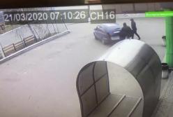 Под Киевом воры украли платежный терминал (видео)