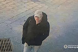 В Житомире вандал повредил памятник Героям Небесной Сотни (видео)