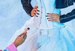 Певице Ники Минаж преподнесли обручальное кольцо на "отрезанном пальце" (видео)