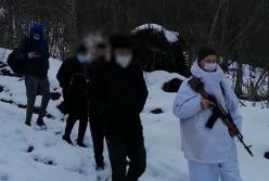 На Закарпатье со стрельбой задержали иностранцев (видео)