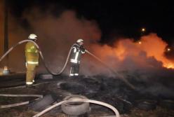 Ночью в Киеве горели шины (видео)