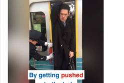 Типичное утро в Японском метро (видео)