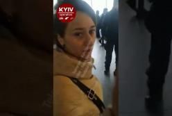 В Киеве на Центральном железнодорожном вокзале орудуют наглые воровки (видео)