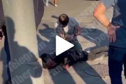 В Киеве неадекват устроил "забег" по крышам авто (видео)