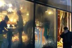 Поджог или случайность?: в Киеве горел магазин Рошен (видео)