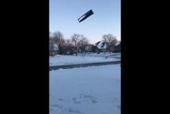 В США мокрые джинсы замерзают на лету (видео)