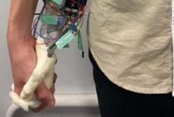 В Японии изобрели роборуку для одиноких людей (видео)