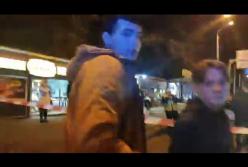 В Одессе авто влетело в остановку с людьми (видео)