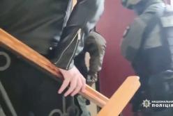 Полиция разоблачила мошенников, представлявшихся сотрудниками банков (видео)