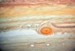 Большое Красное Пятно Юпитера меняется и уменьшается в размерах (видео)