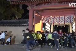 Пять тысяч японцев бегали по храму, соревнуясь за звание «Счастливчик года» (видео)