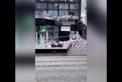 В Одессе обвалилась стена строящегося отеля (видео)