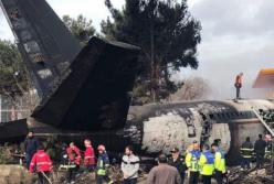 Первые кадры с места катастрофы Boeing 707 в Иране (видео)