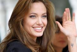 Анджелина Джоли категорически отказалась от фамилии Брэда Питта (видео)